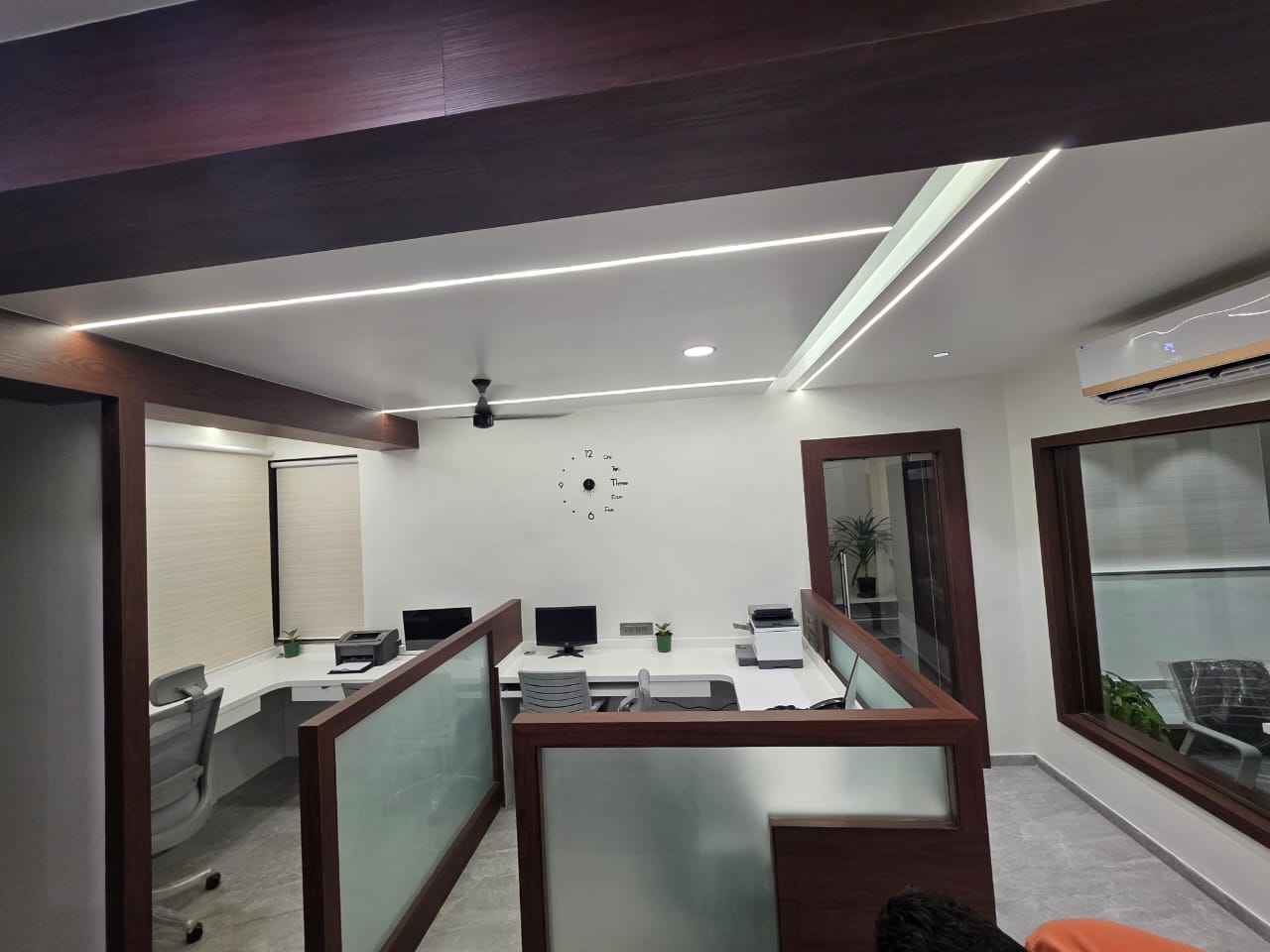 best-lighting-solution-for-commercial-places-and-offices-in-nashik-rising-lights-nashik (11)