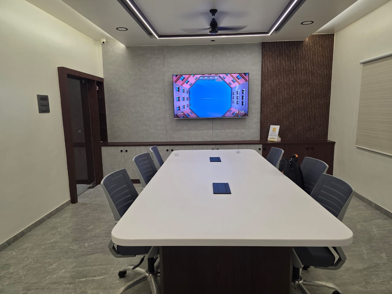 best-lighting-solution-for-commercial-places-and-offices-in-nashik-rising-lights-nashik (12)