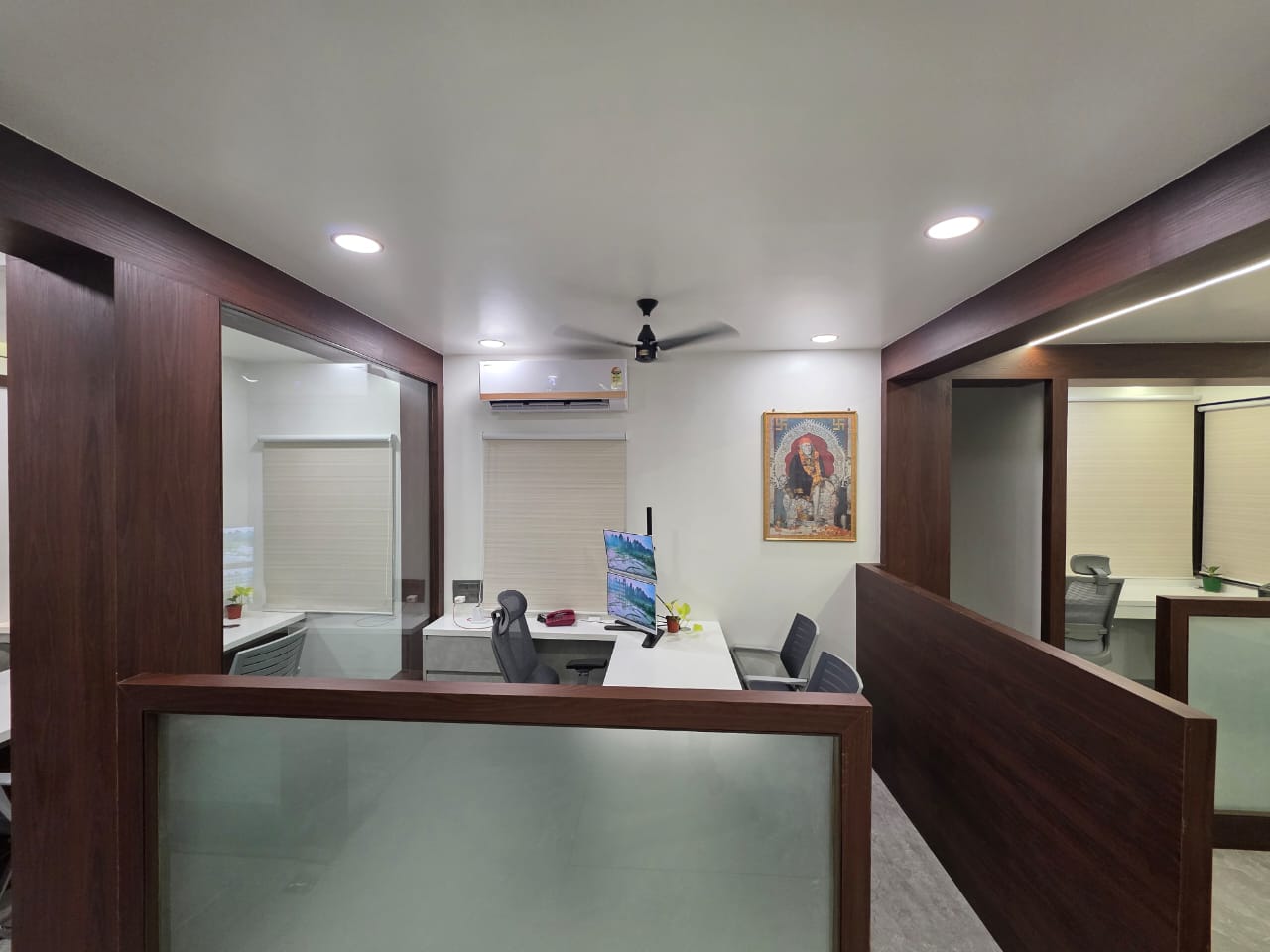 best-lighting-solution-for-commercial-places-and-offices-in-nashik-rising-lights-nashik (13)