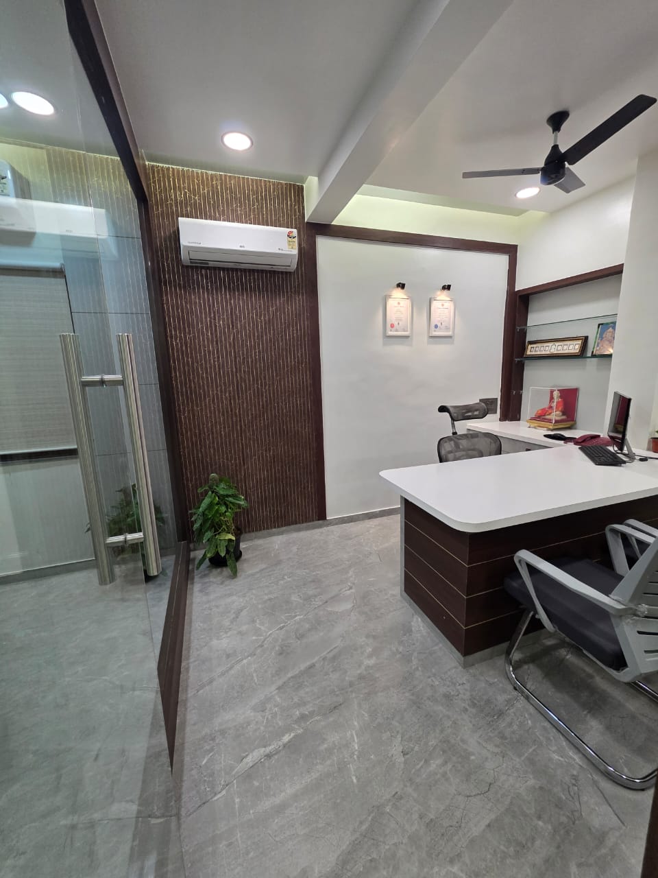 best-lighting-solution-for-commercial-places-and-offices-in-nashik-rising-lights-nashik (9)